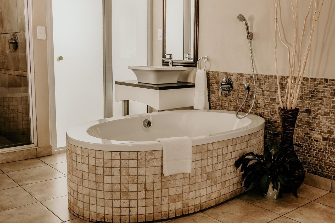 Artemis Hotel Суакопмунд Екстериор снимка