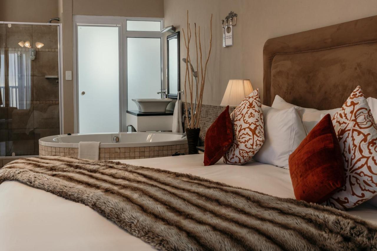 Artemis Hotel Суакопмунд Екстериор снимка