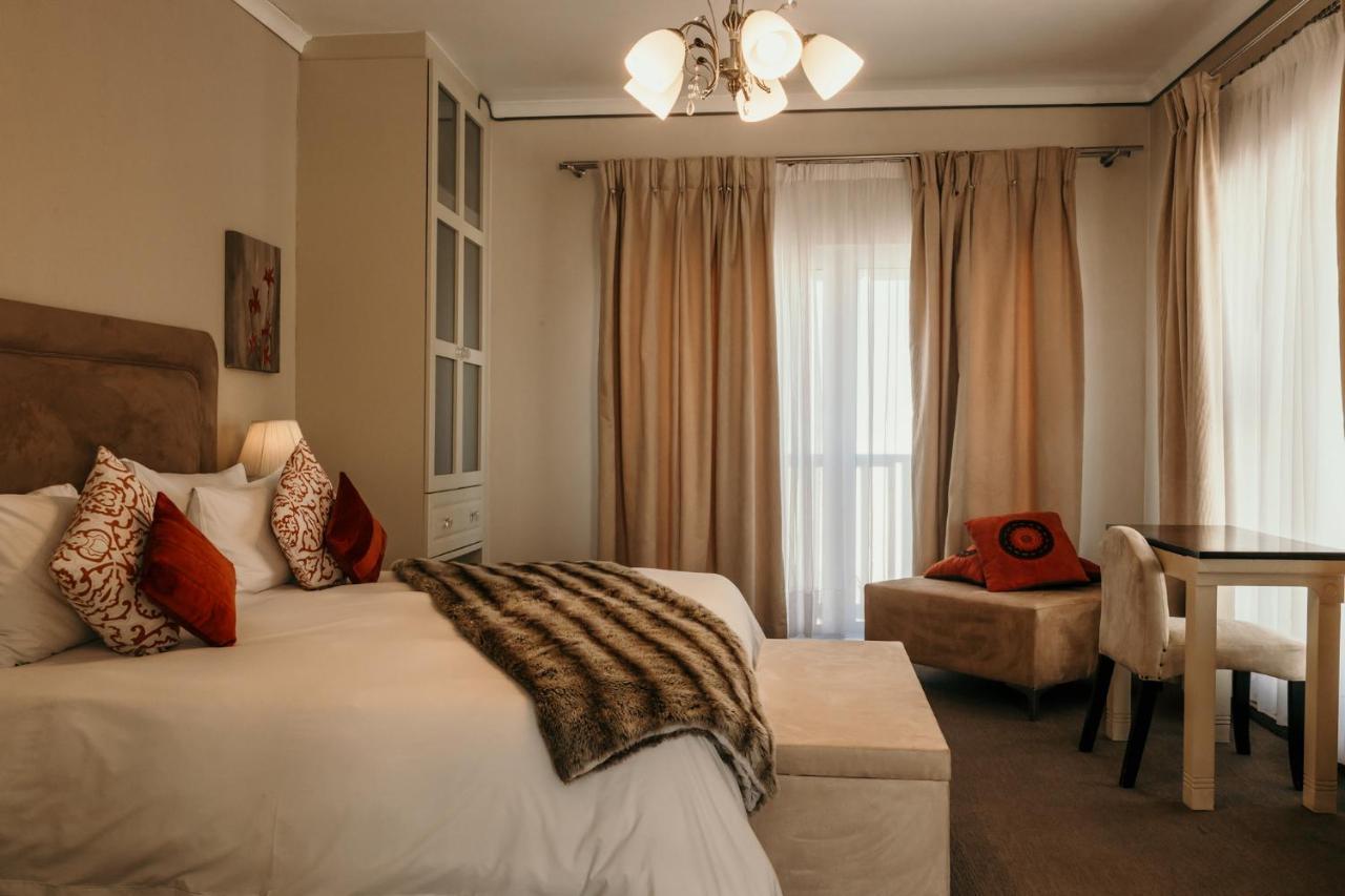 Artemis Hotel Суакопмунд Екстериор снимка