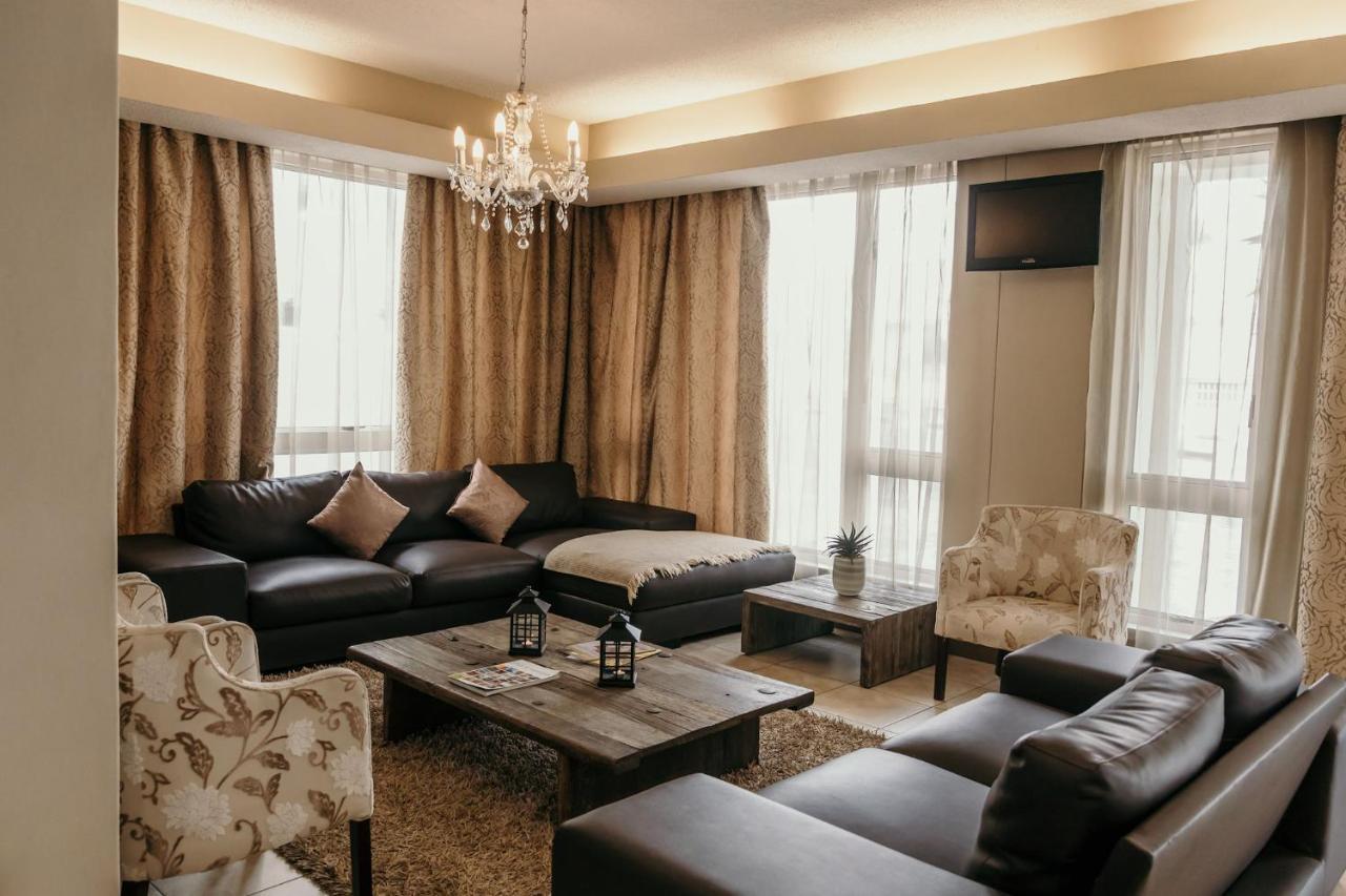 Artemis Hotel Суакопмунд Екстериор снимка