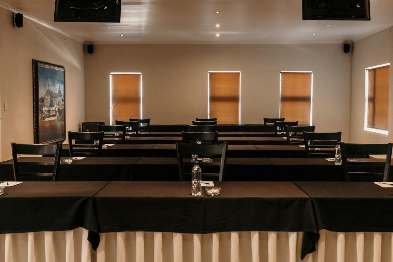 Artemis Hotel Суакопмунд Екстериор снимка