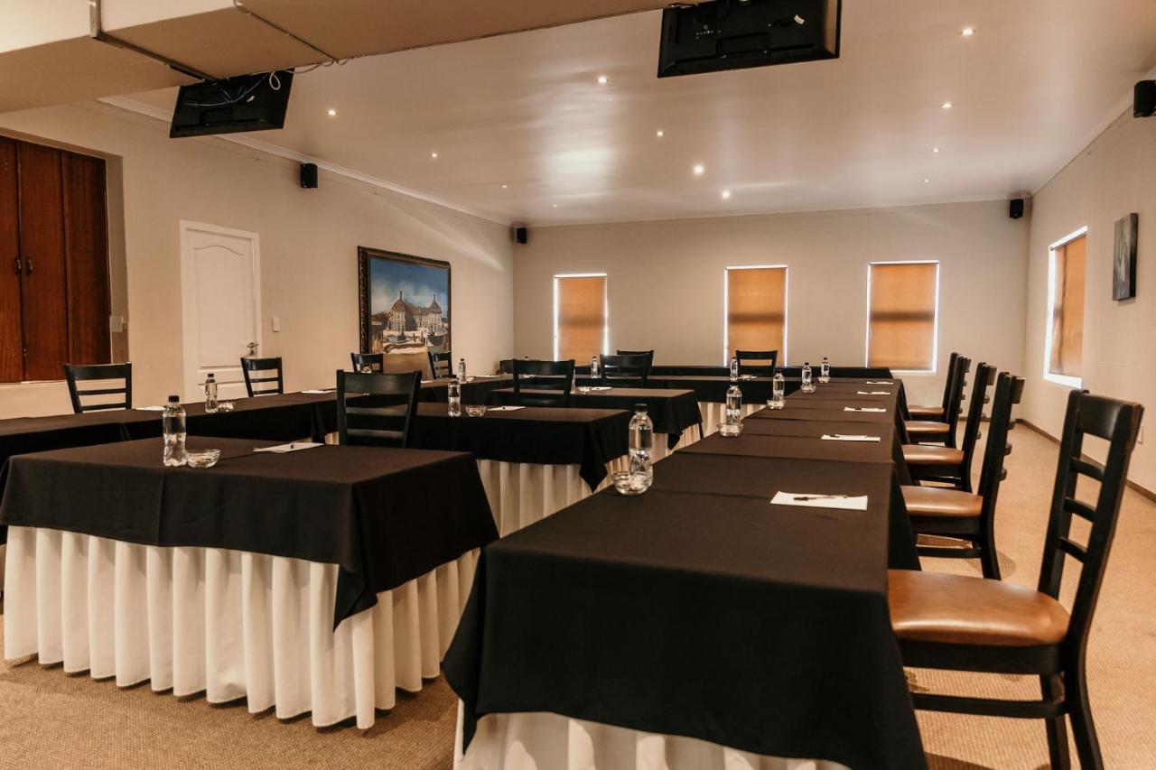 Artemis Hotel Суакопмунд Екстериор снимка