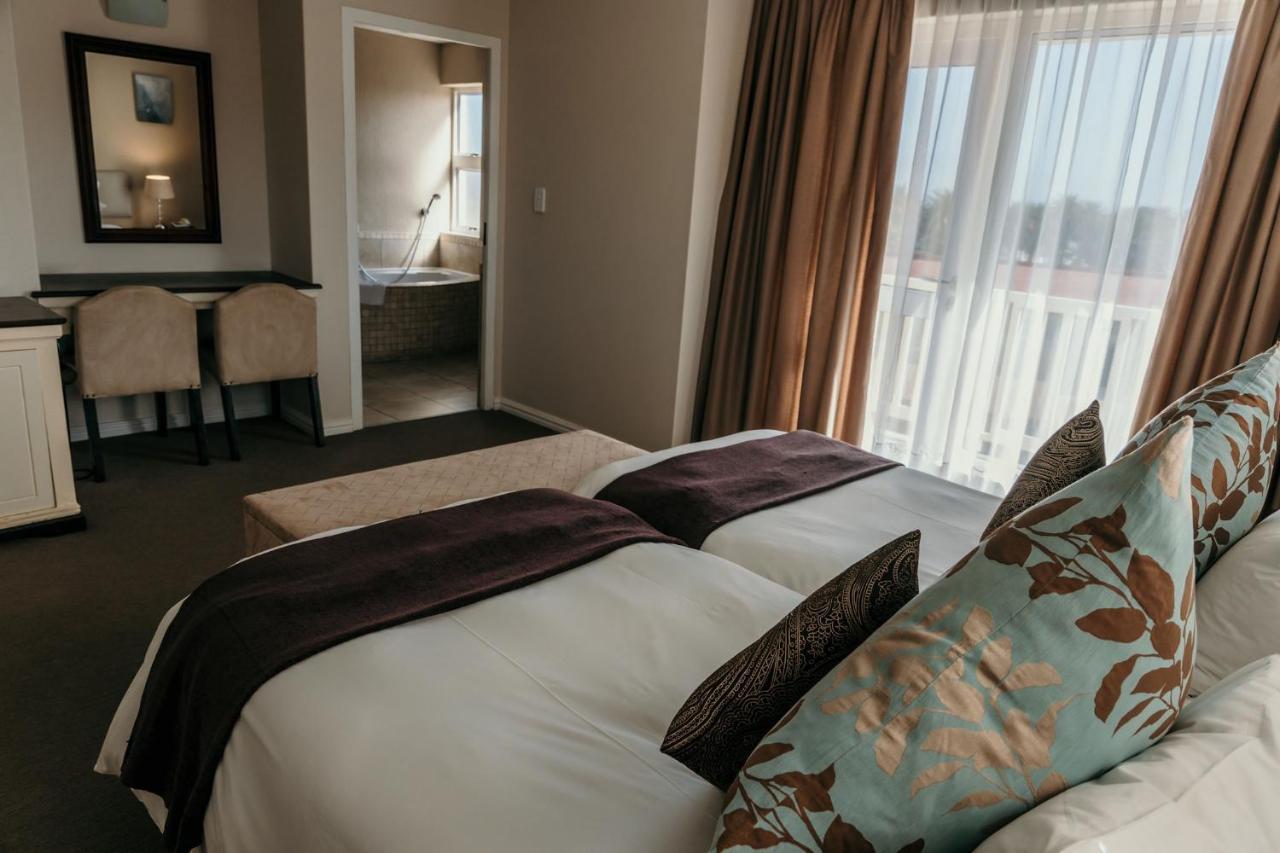 Artemis Hotel Суакопмунд Екстериор снимка