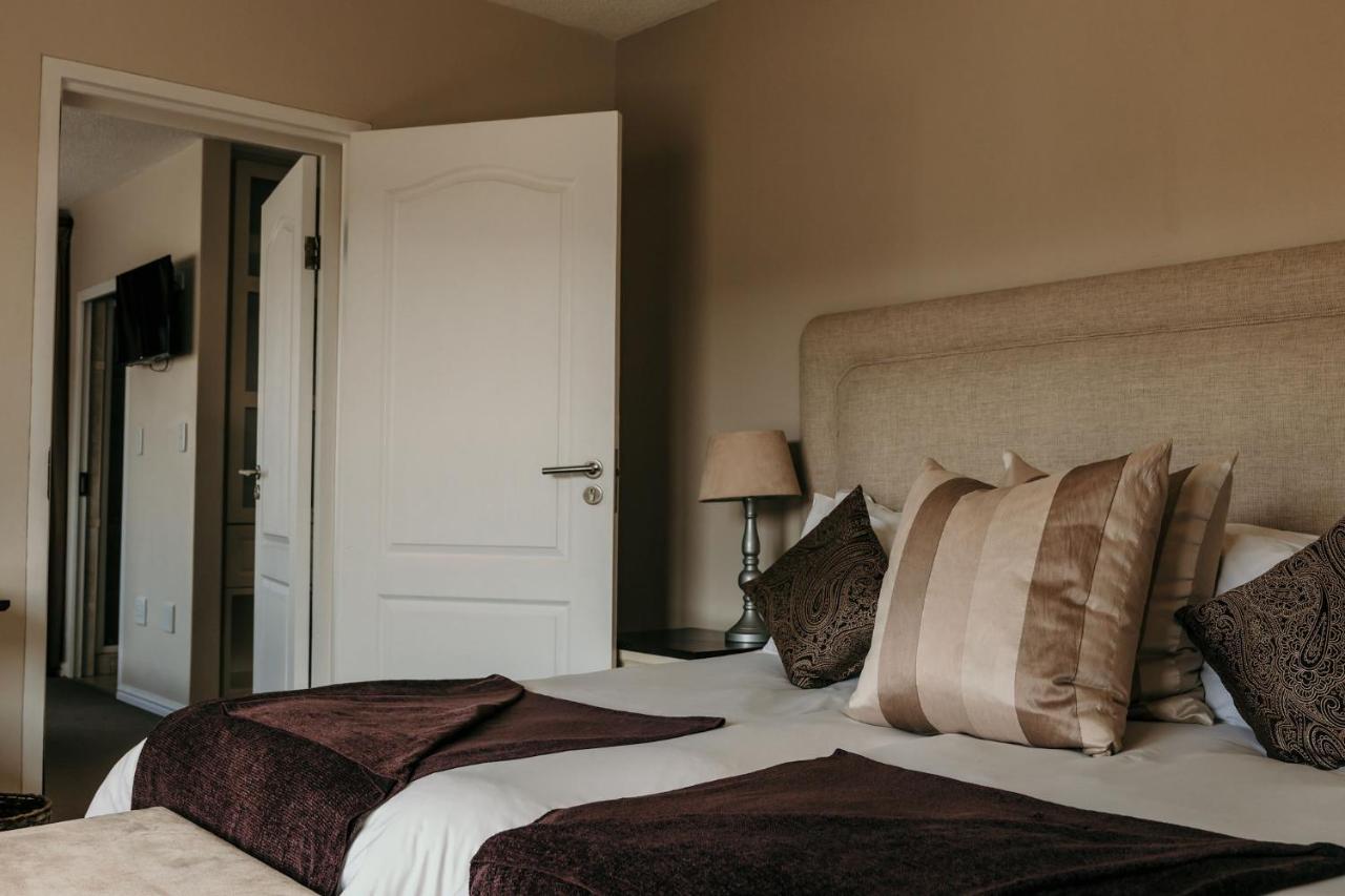 Artemis Hotel Суакопмунд Екстериор снимка